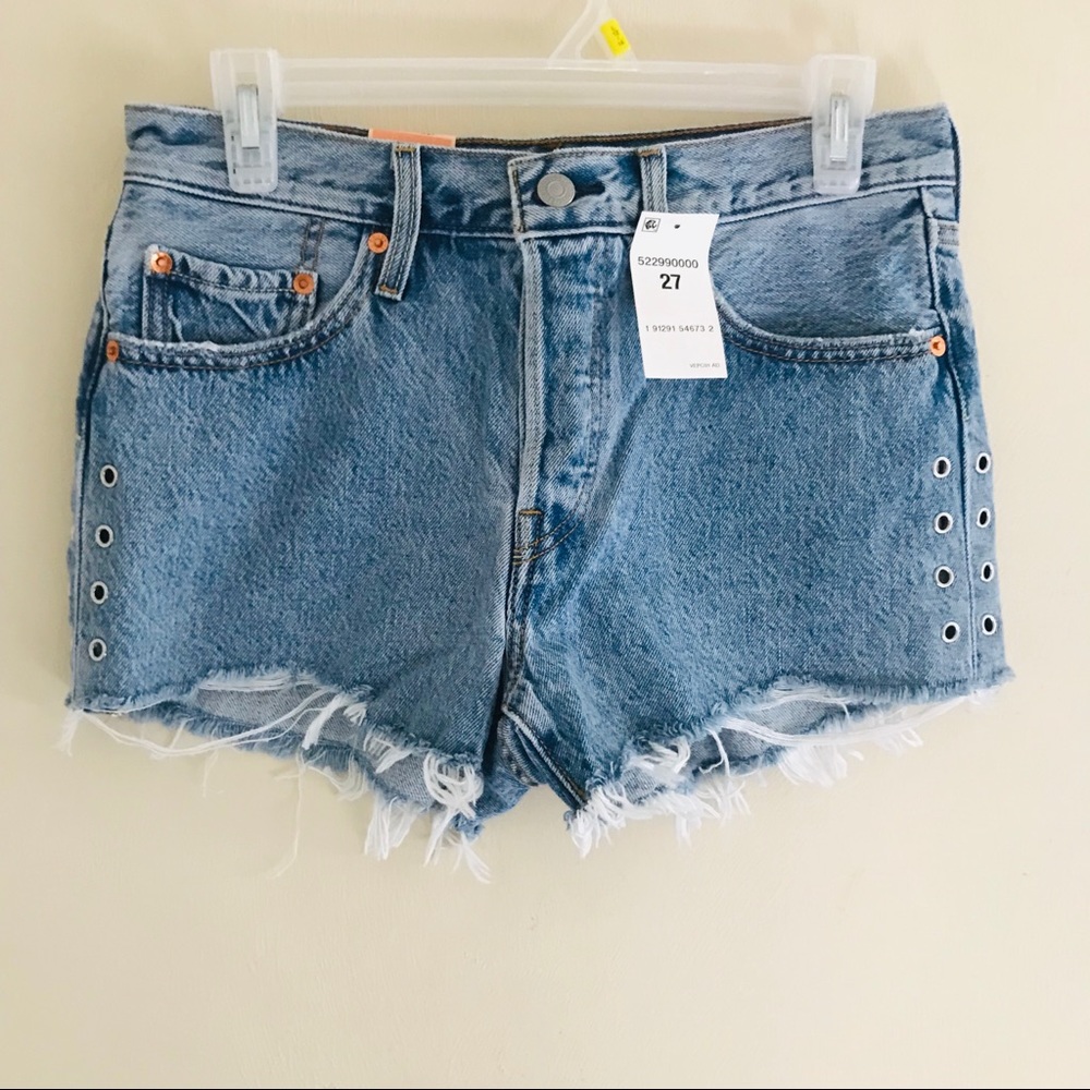 Levi 501 High Rise Raw Hem Short With Holes